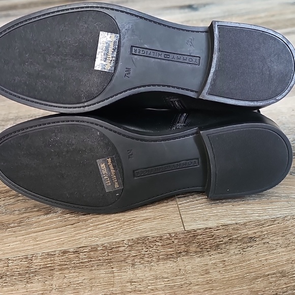 Tommy Hilfiger Black Ankle Boots with Gold Zipper - Picture 4 of 5